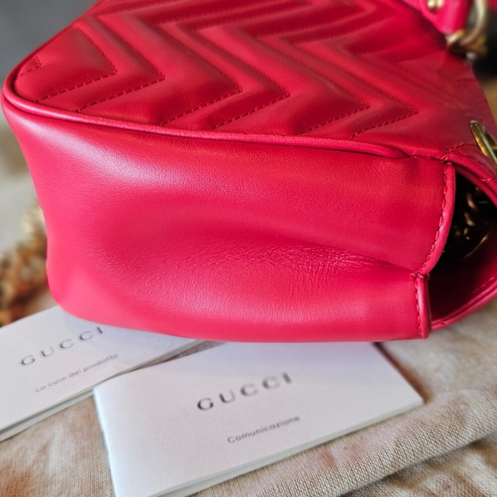Gucci GG Marmont Mini Red Matelassé Leather Shoulder Bag with Chain Strap New - Picture 8 of 16